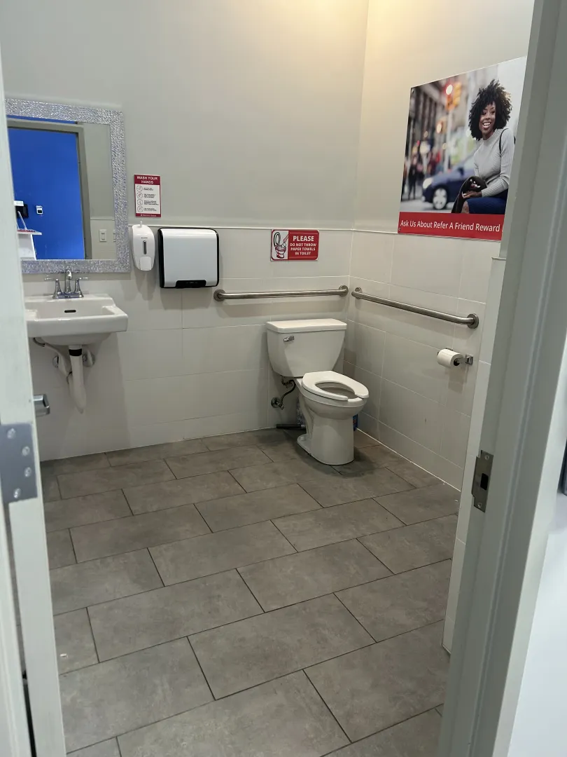 Relax & Refresh: Our Comfortable Bathroom