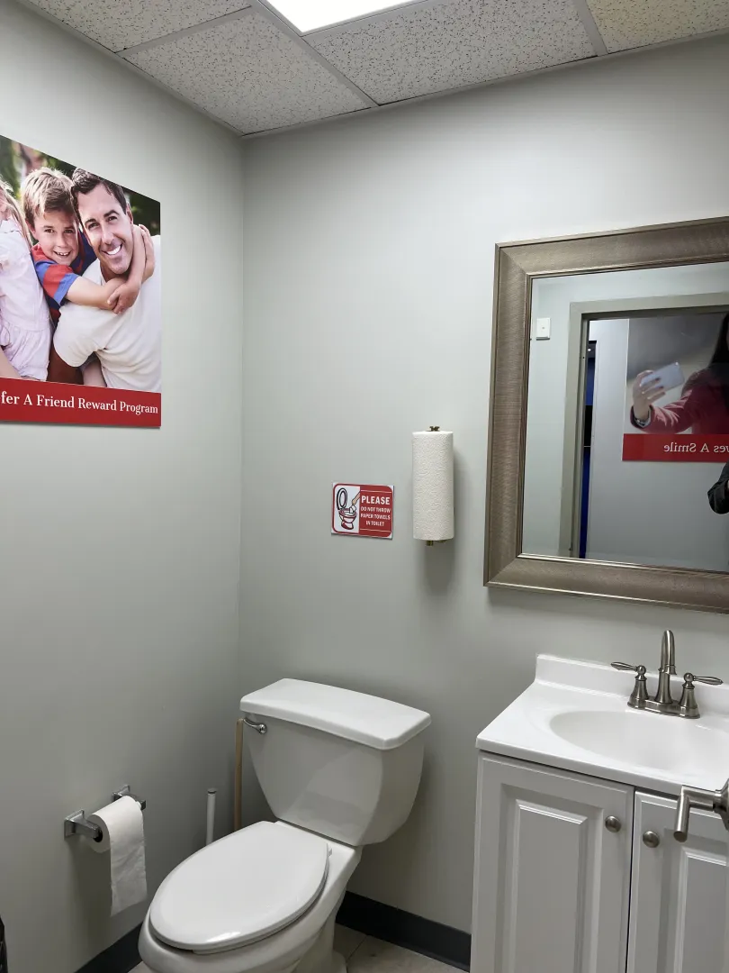 Relax & Refresh: Our Comfortable Bathroom 