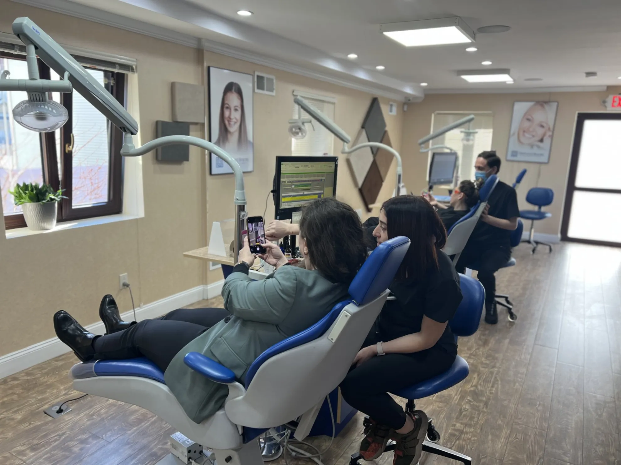 Step Into Your Smile Journey At Avenue Z