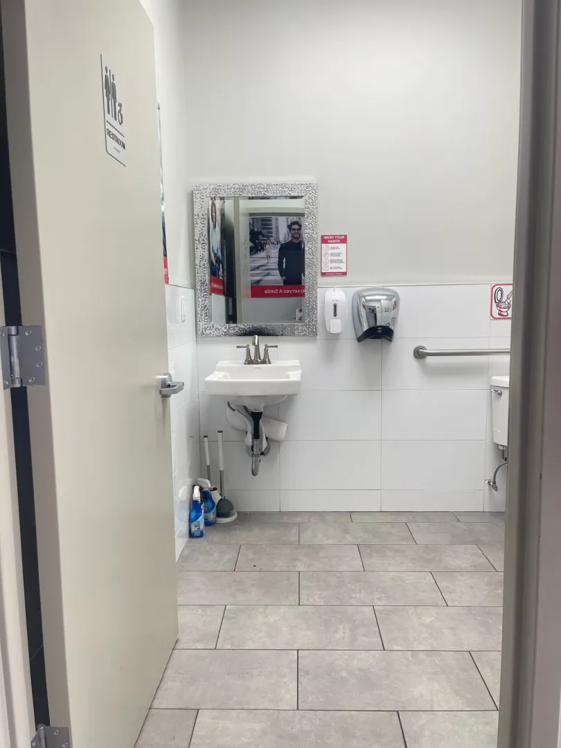 Relax & Refresh: Our Comfortable Bathroom