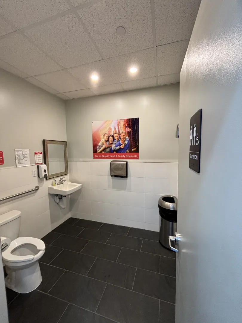 Relax & Refresh: Our Comfortable Bathroom